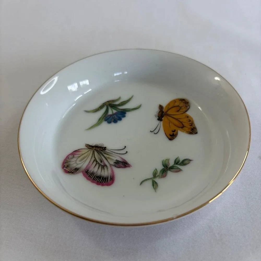Vintage LJ of Japan Porcelain Butterfly Cup & Saucer Set‎ Gold Rim Lion Paw Feet